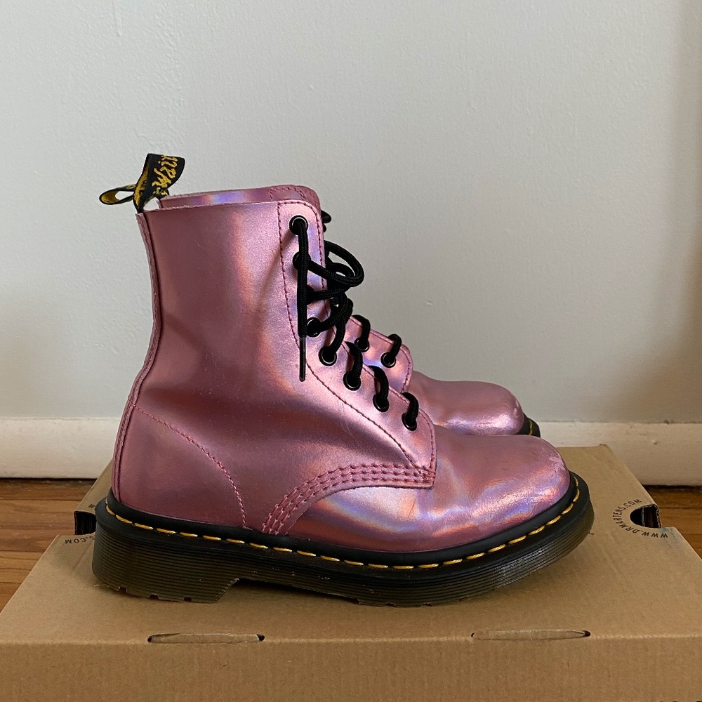 DR. MARTENS ICED METALLIC MALLOW PINK SIZE 6 women